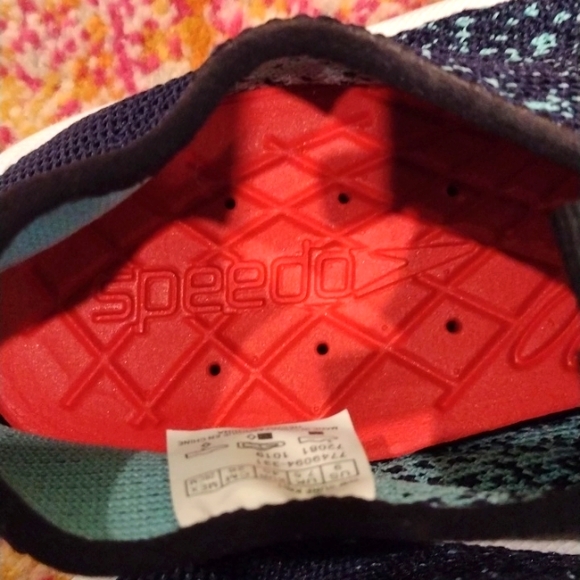 SPEEDO WATER SHOES (9) - Picture 3 of 5